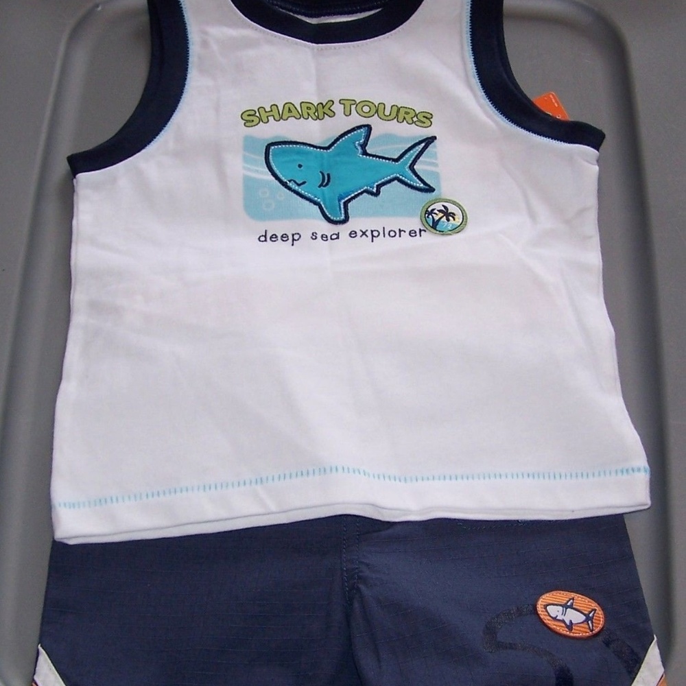 CARTER'S Shorts & Tank Top 'Shark Tours' Boys 18M